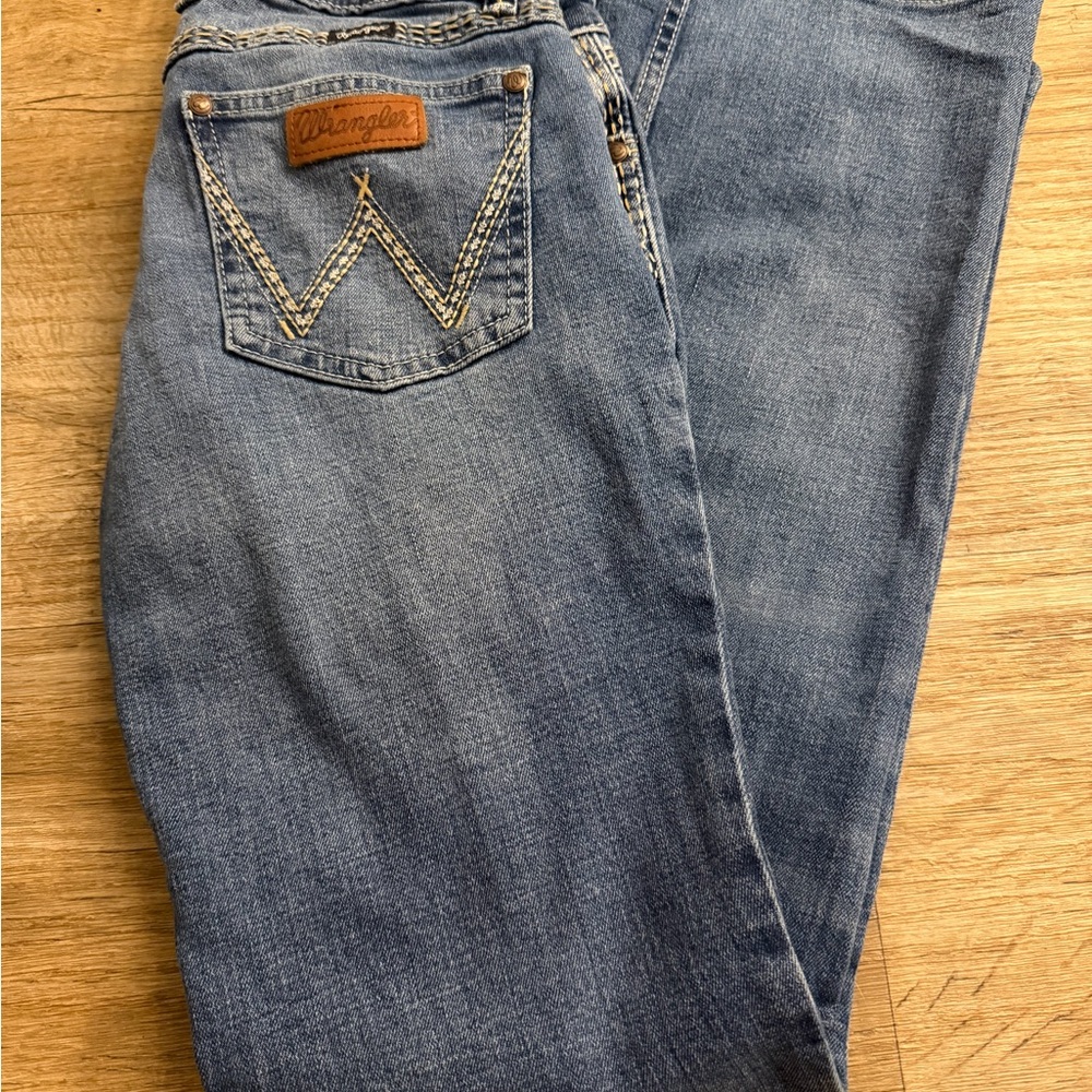 Wrangler Women's Classic Blue Straight Leg Jeans